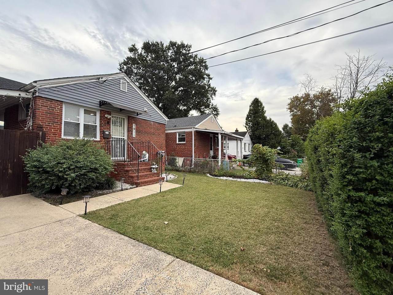 7911 25TH Avenue - Photo 1