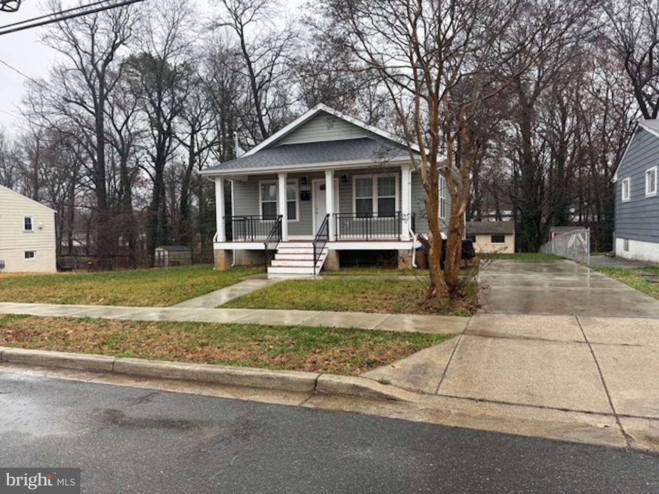 6409 63RD Place - Photo 1