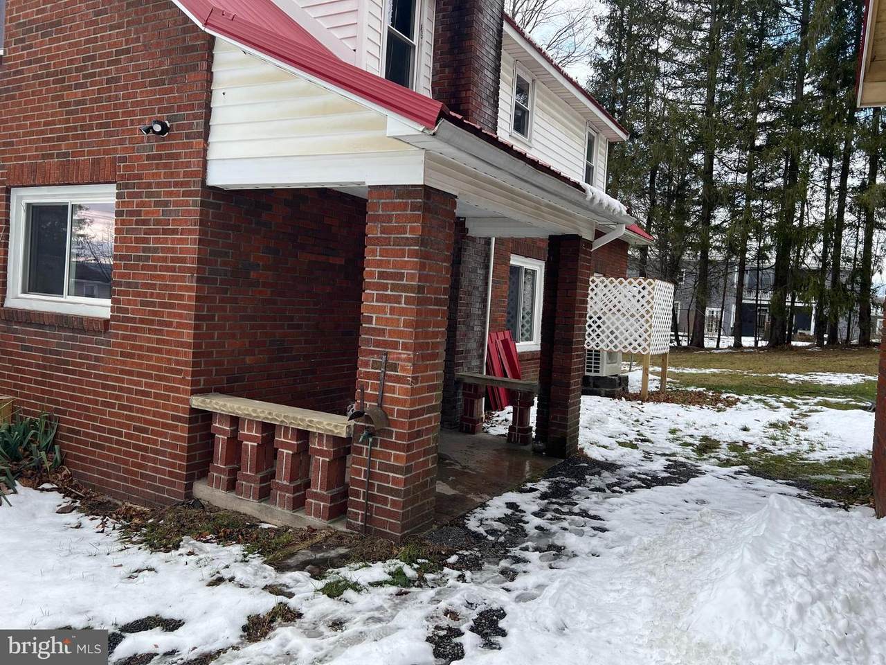 604 Oak Street - Photo 1