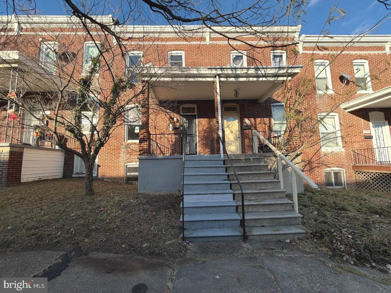 724 37TH Street - Photo 1