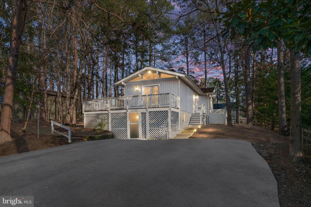 28 Tanglewood Rd - Photo 1