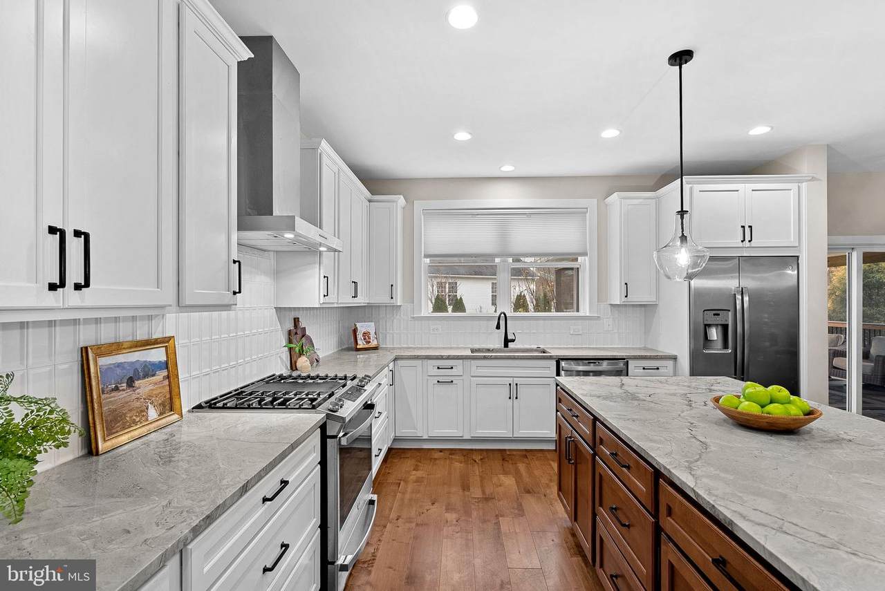 35611 Hamlet Court - Photo 1