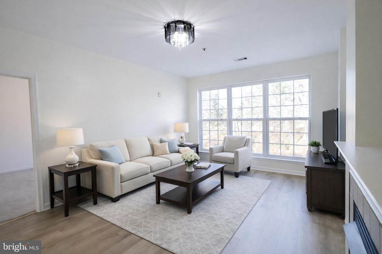 400 Symphony Circle - Photo 1