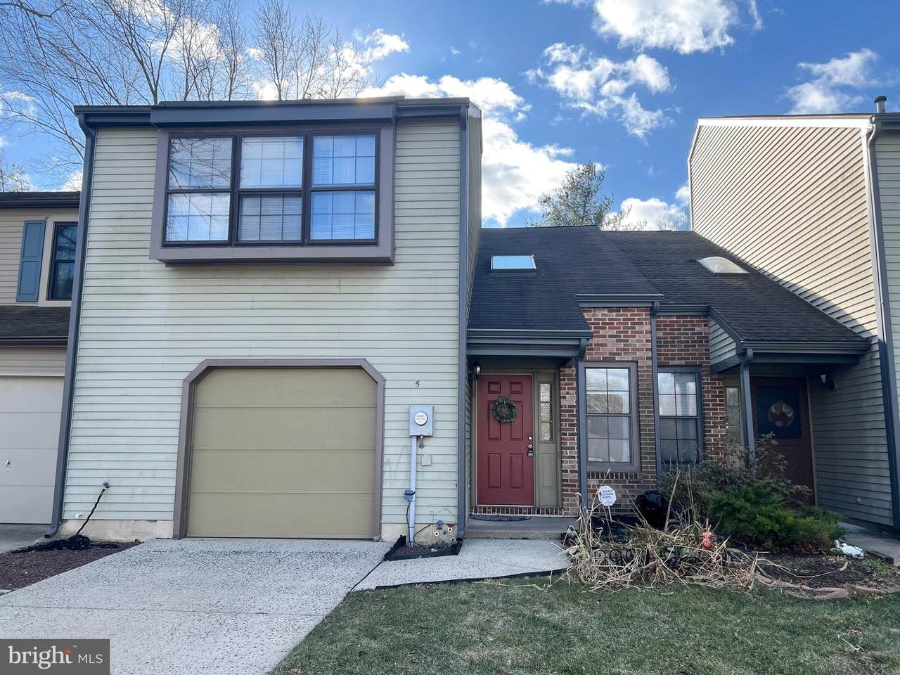 5 Emily Court - Photo 1