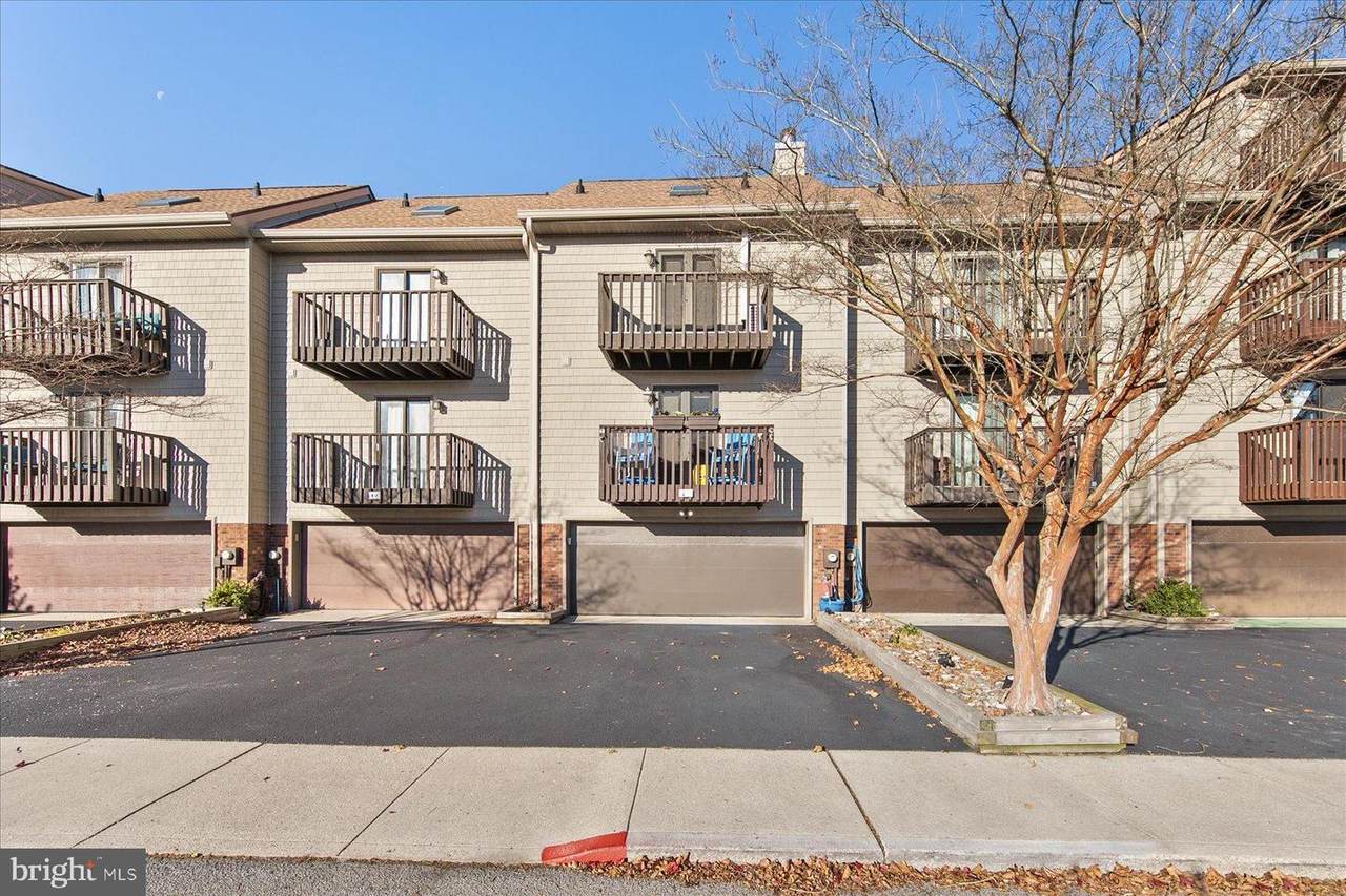 401 15TH Street - Photo 1