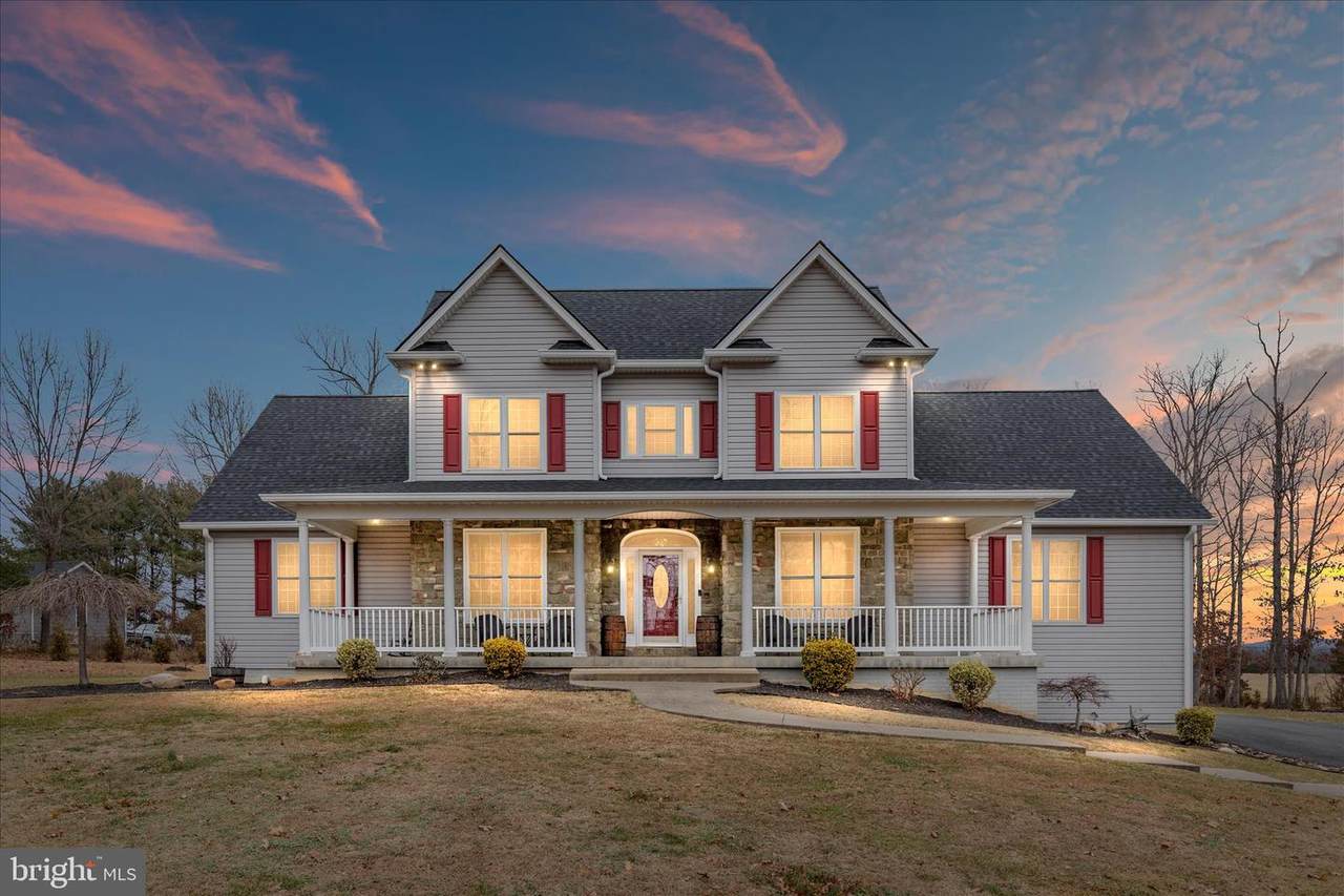 152 Laura Lane - Photo 1