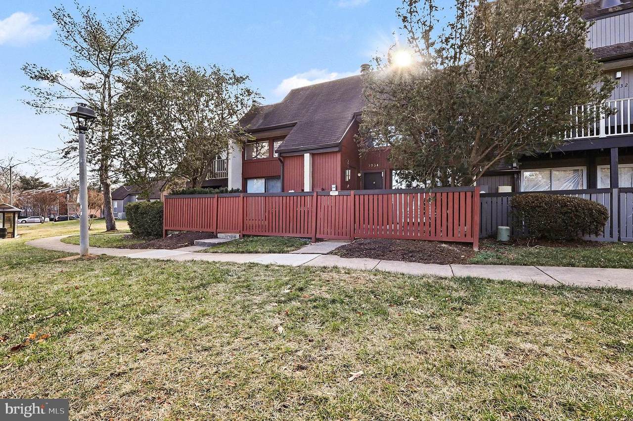 3936 Woodhue Place - Photo 1