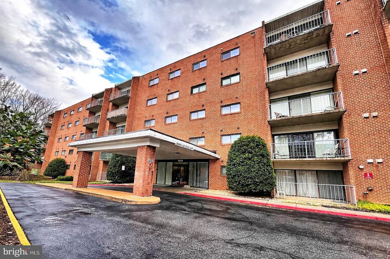 7203 Rockland Hills Drive - Photo 1