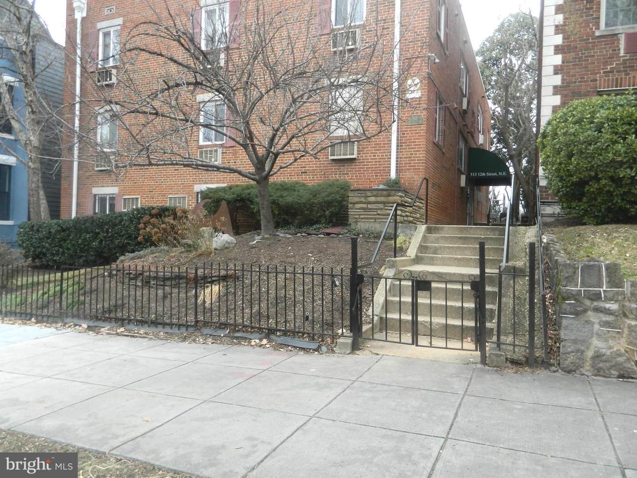 513 12TH Street - Photo 1