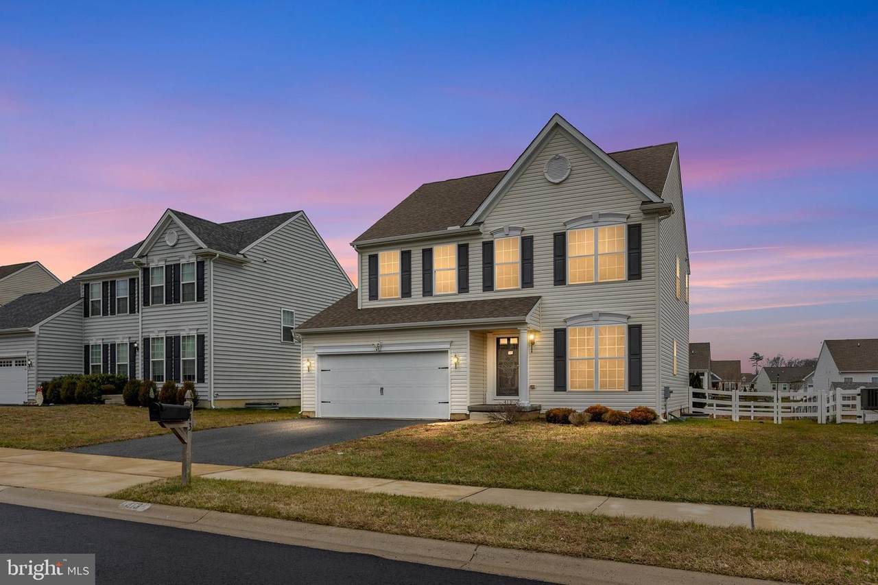 413 Janets Way - Photo 1