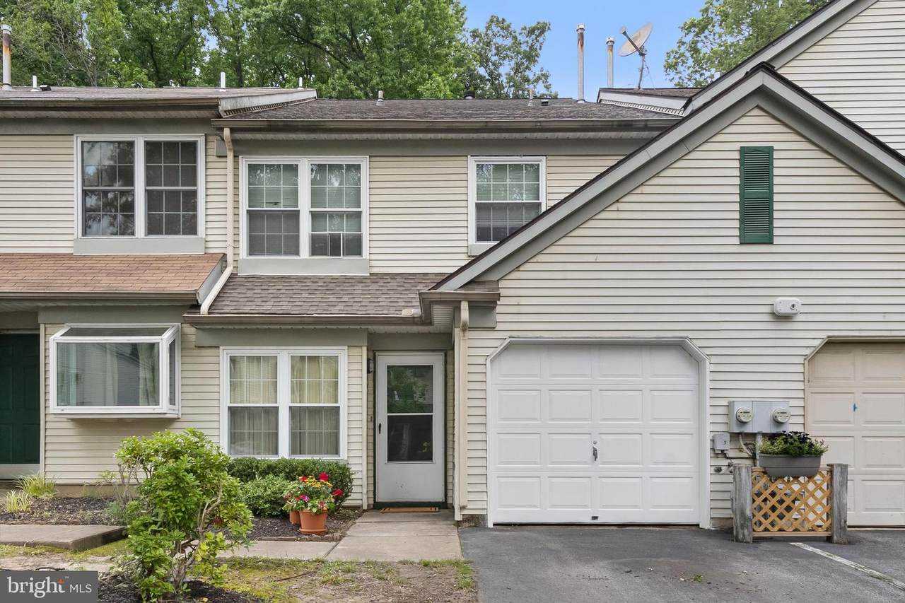 513 Stonebridge Boulevard - Photo 1