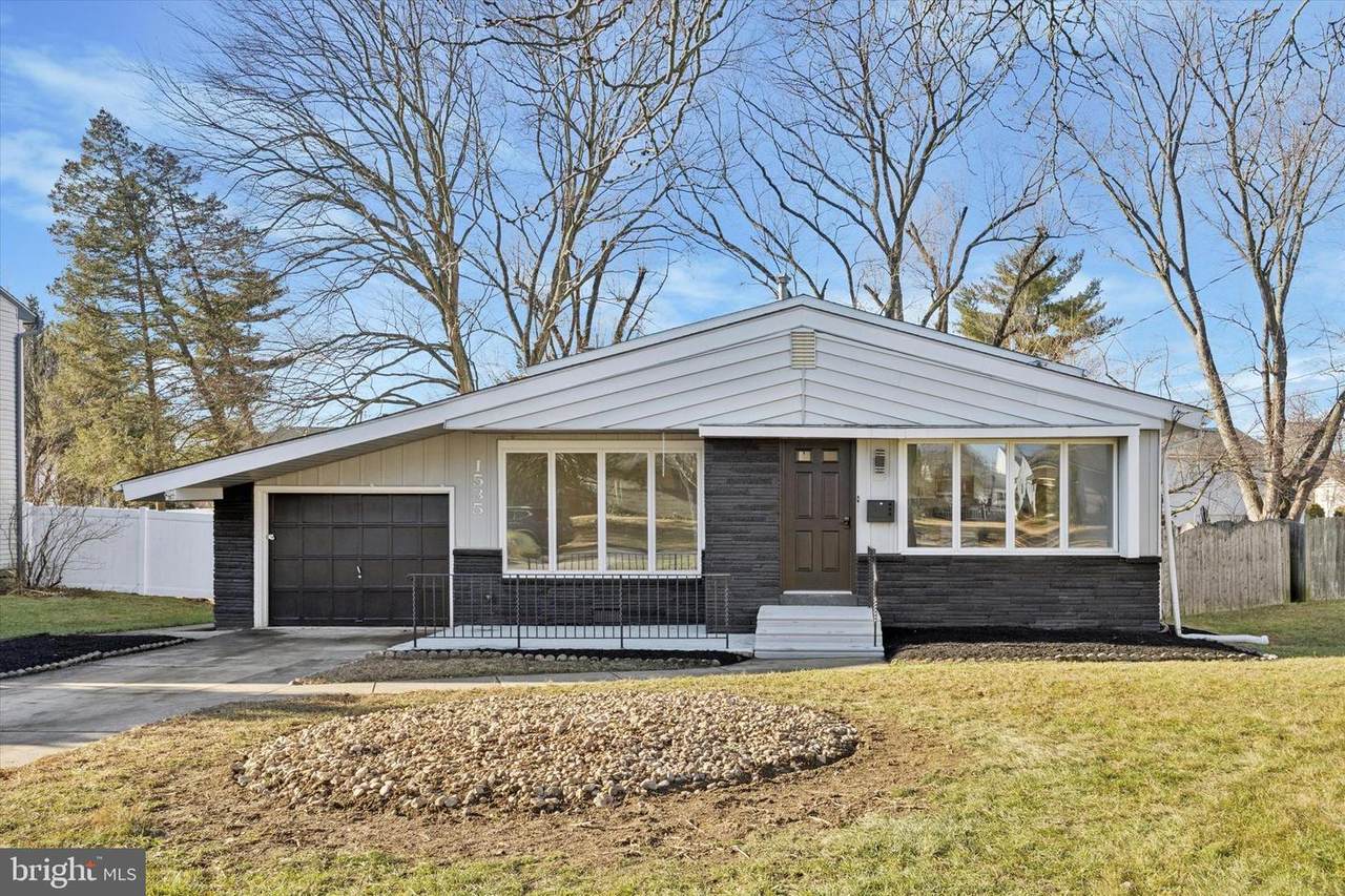 1535 Pleasant Drive - Photo 1