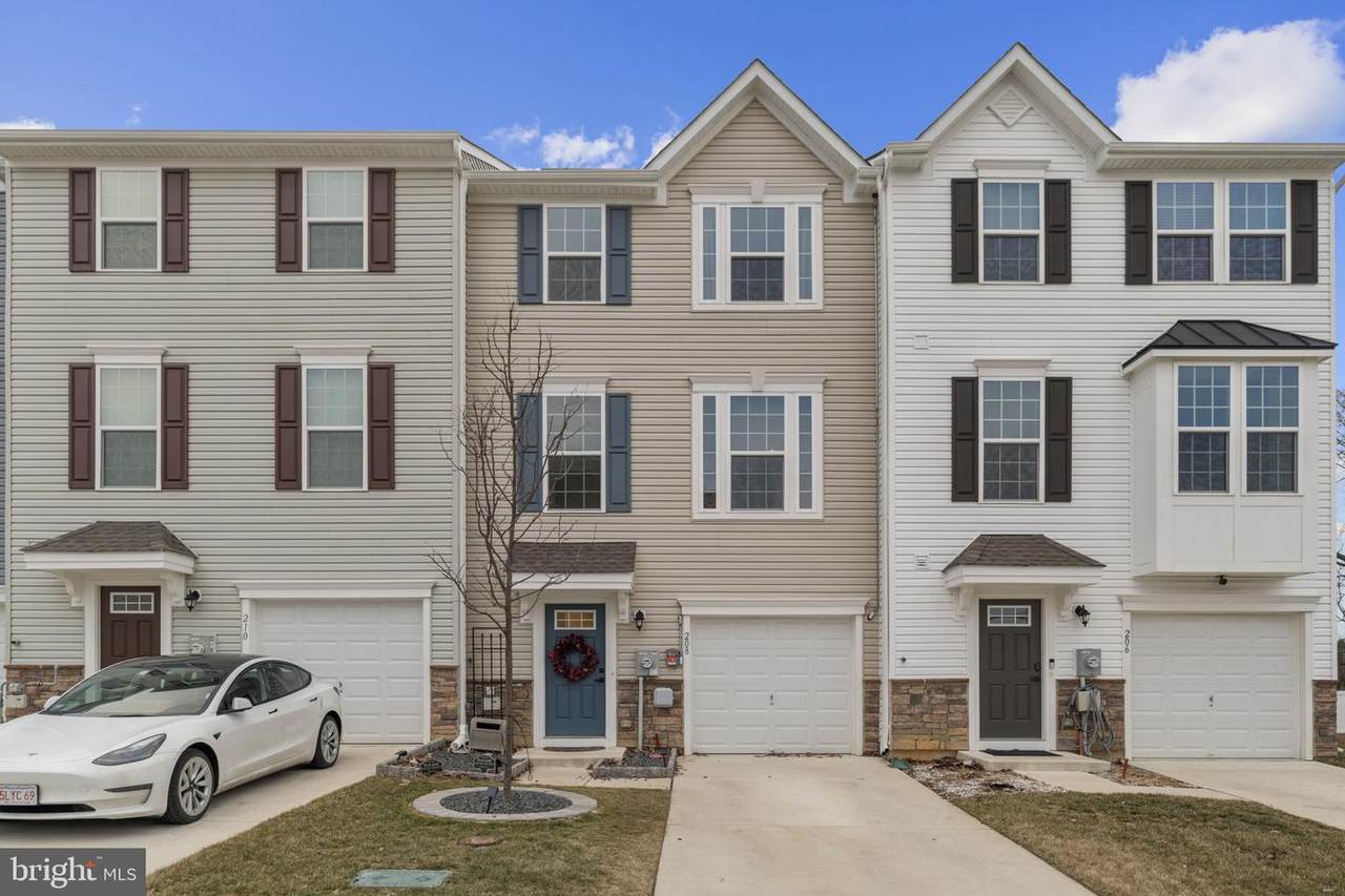 208 Freedom Way - Photo 1