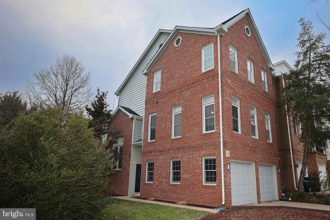 47699 Whirlpool Square - Photo 1