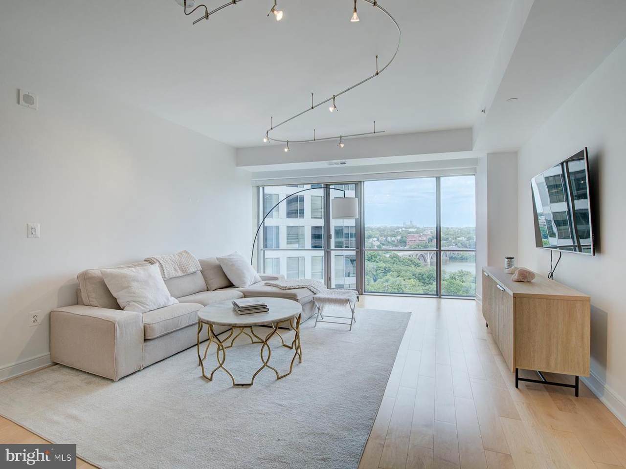 1111 19TH Street - Photo 1