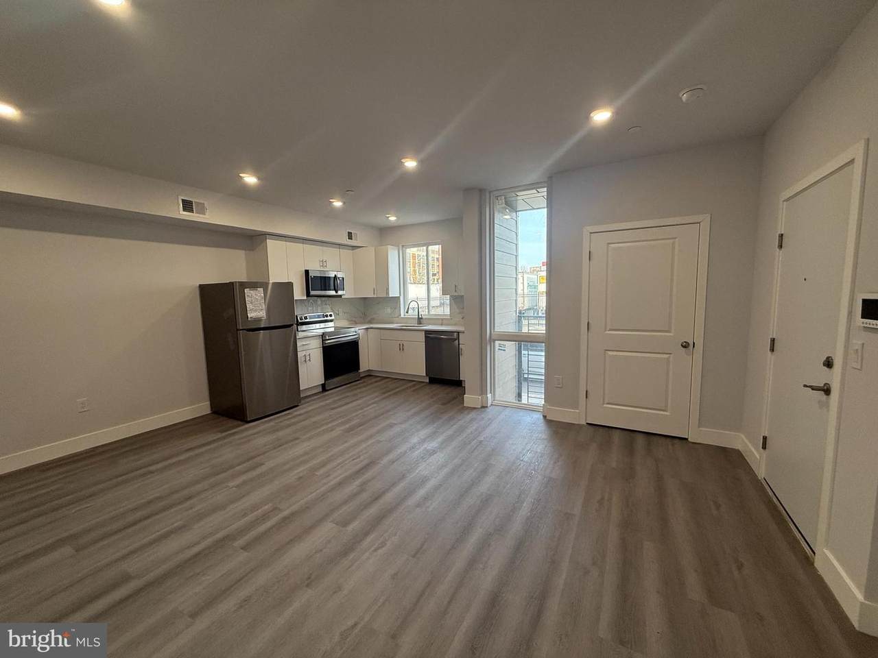 800 Callowhill Street - Photo 1
