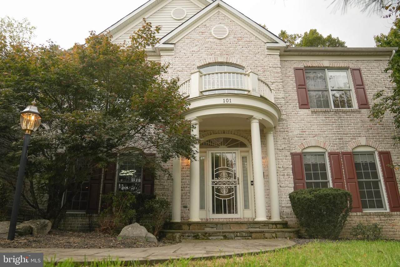 101 Whistling Wood Court - Photo 1