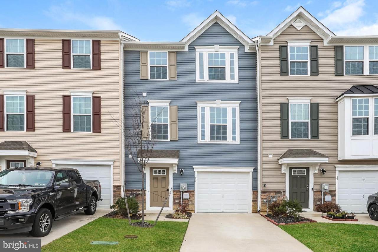 25 Continental Boulevard - Photo 1