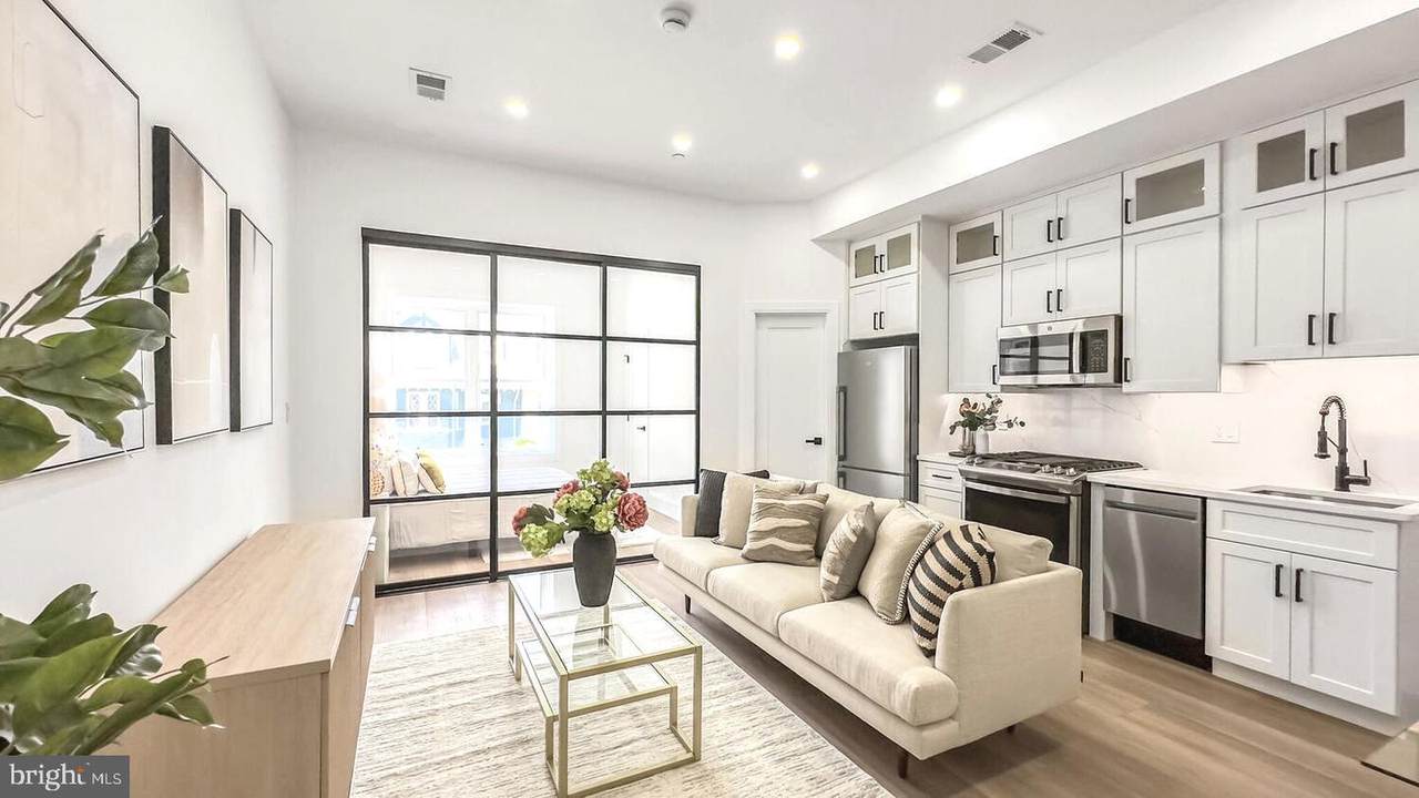 2517 Ontario Road - Photo 1