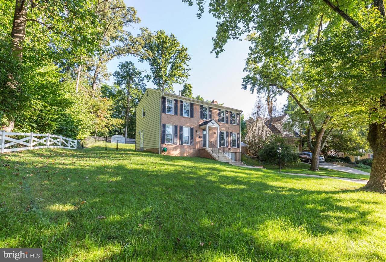 10541 Farnham Drive - Photo 1