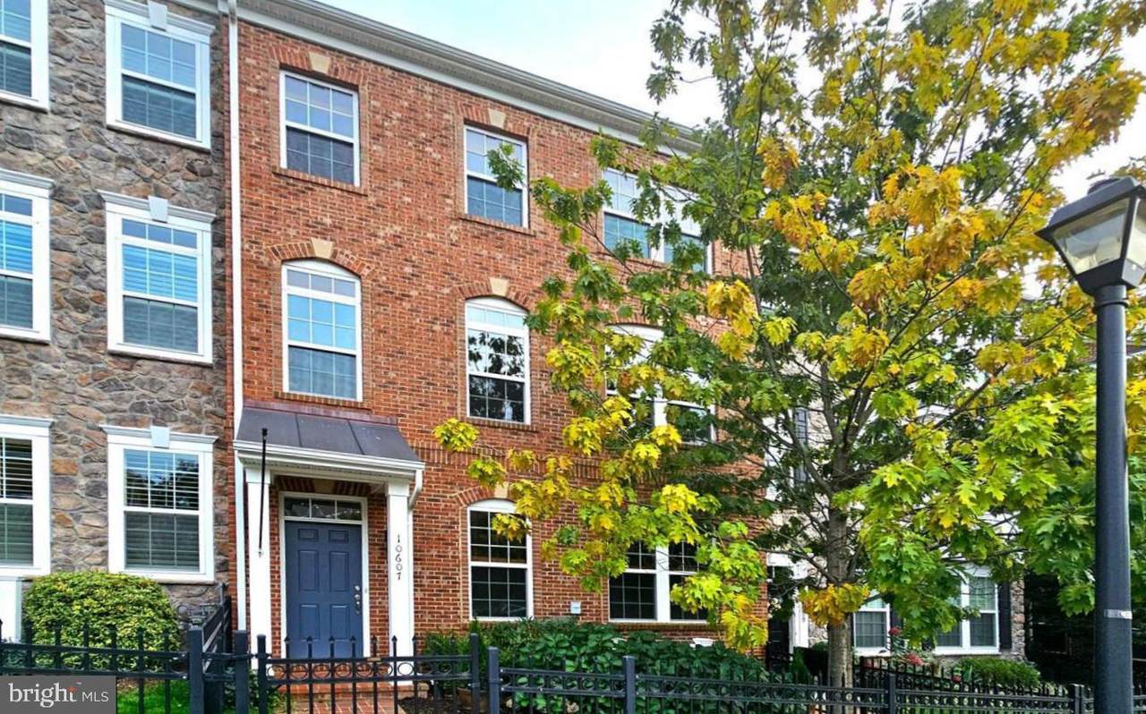 10607 School Street - Photo 1