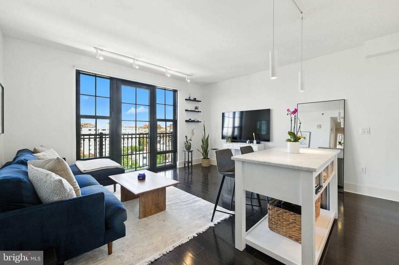 1011 M Street - Photo 1