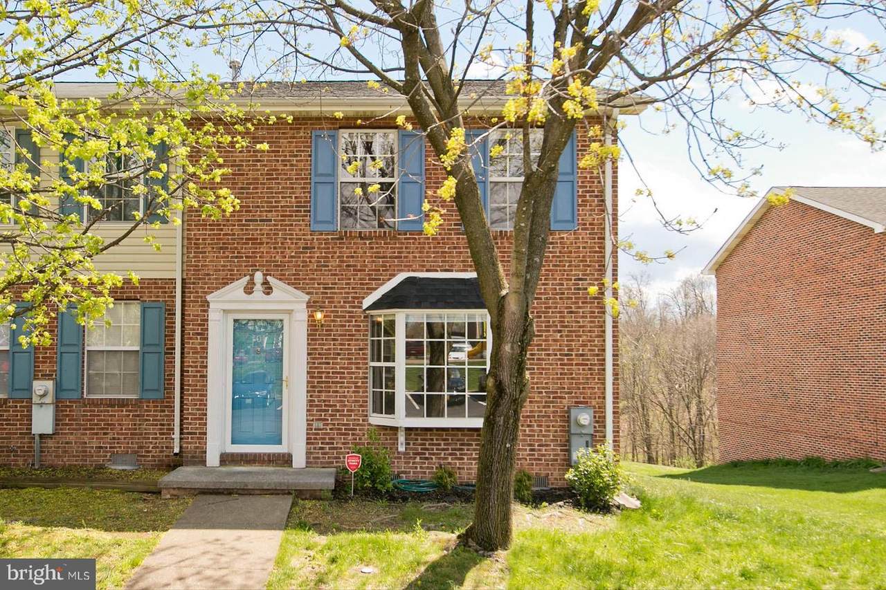 107 Willowbrook Court - Photo 1