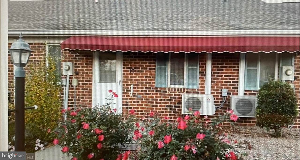 17 Cambridge Lane - Photo 1