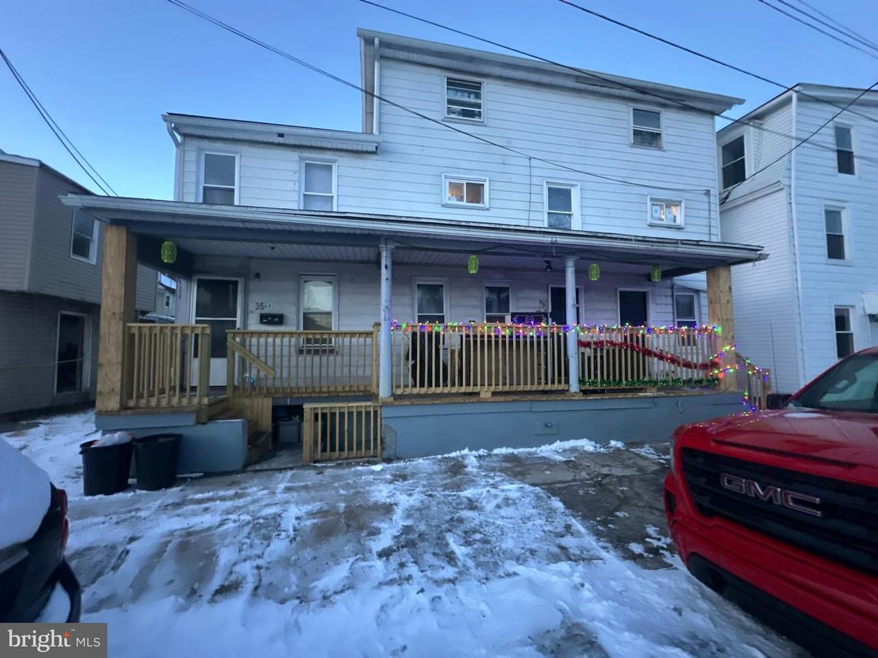 35 Vine Street - Photo 1