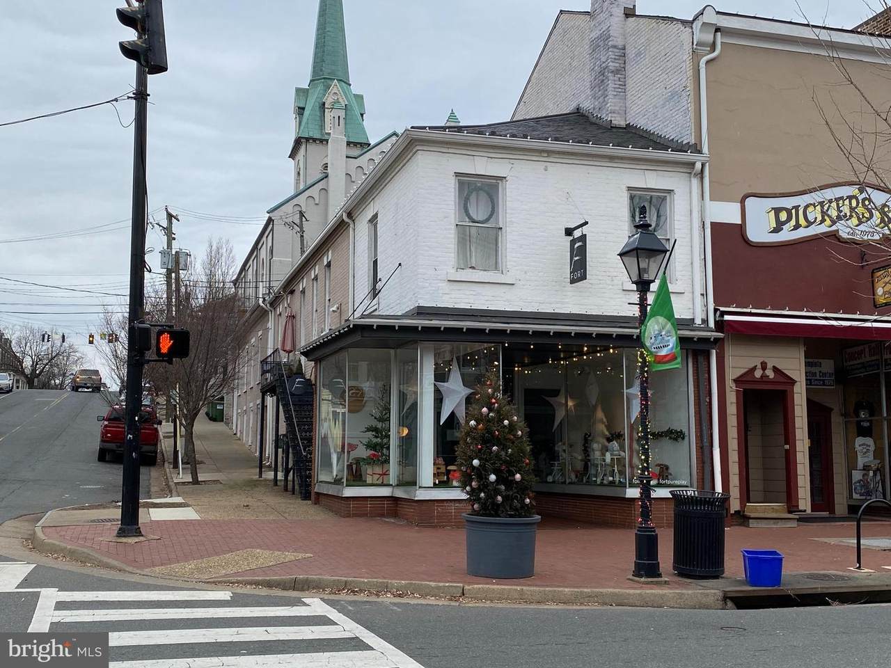 900 Caroline Street - Photo 1