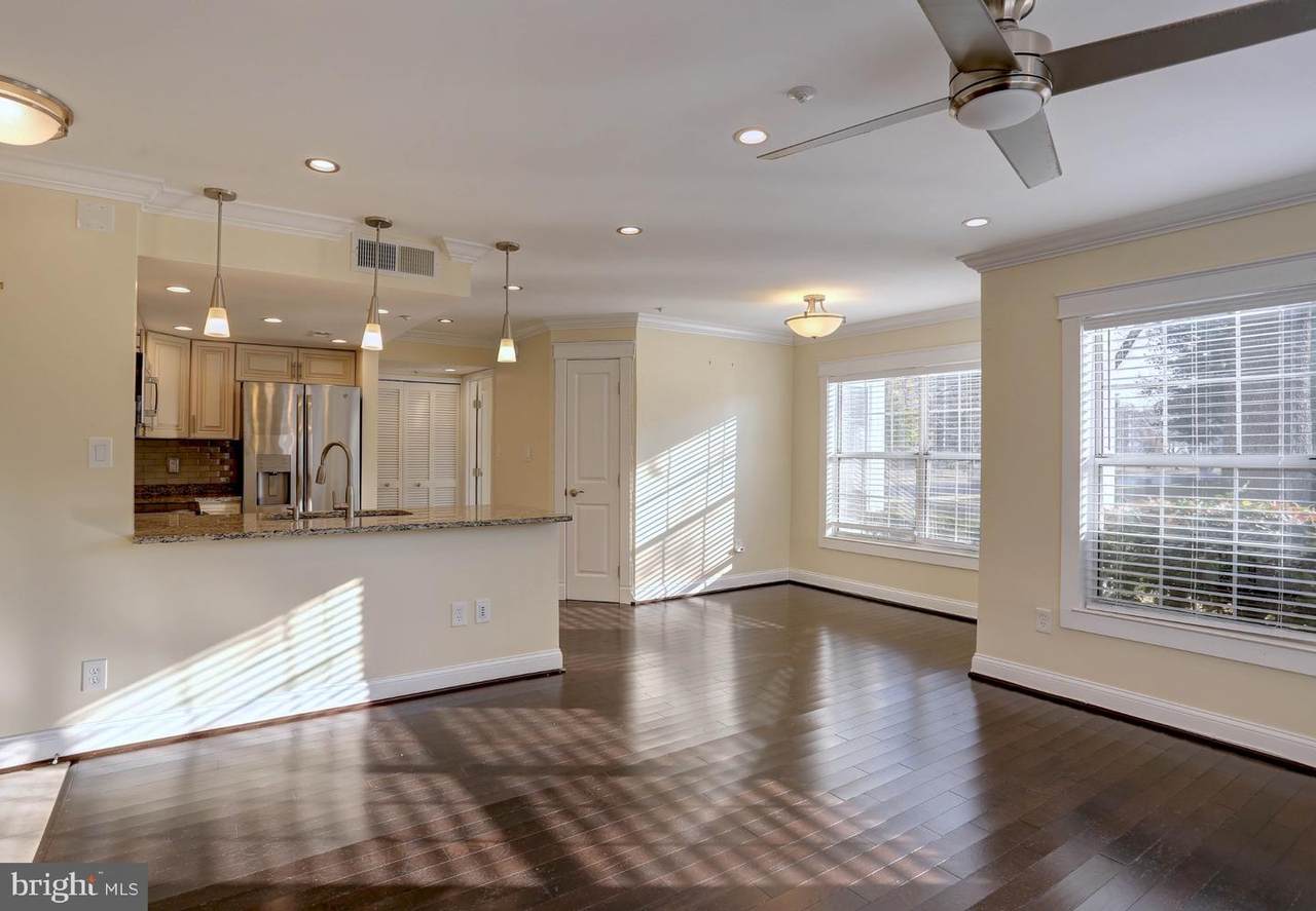 1101 Baybury Court - Photo 1