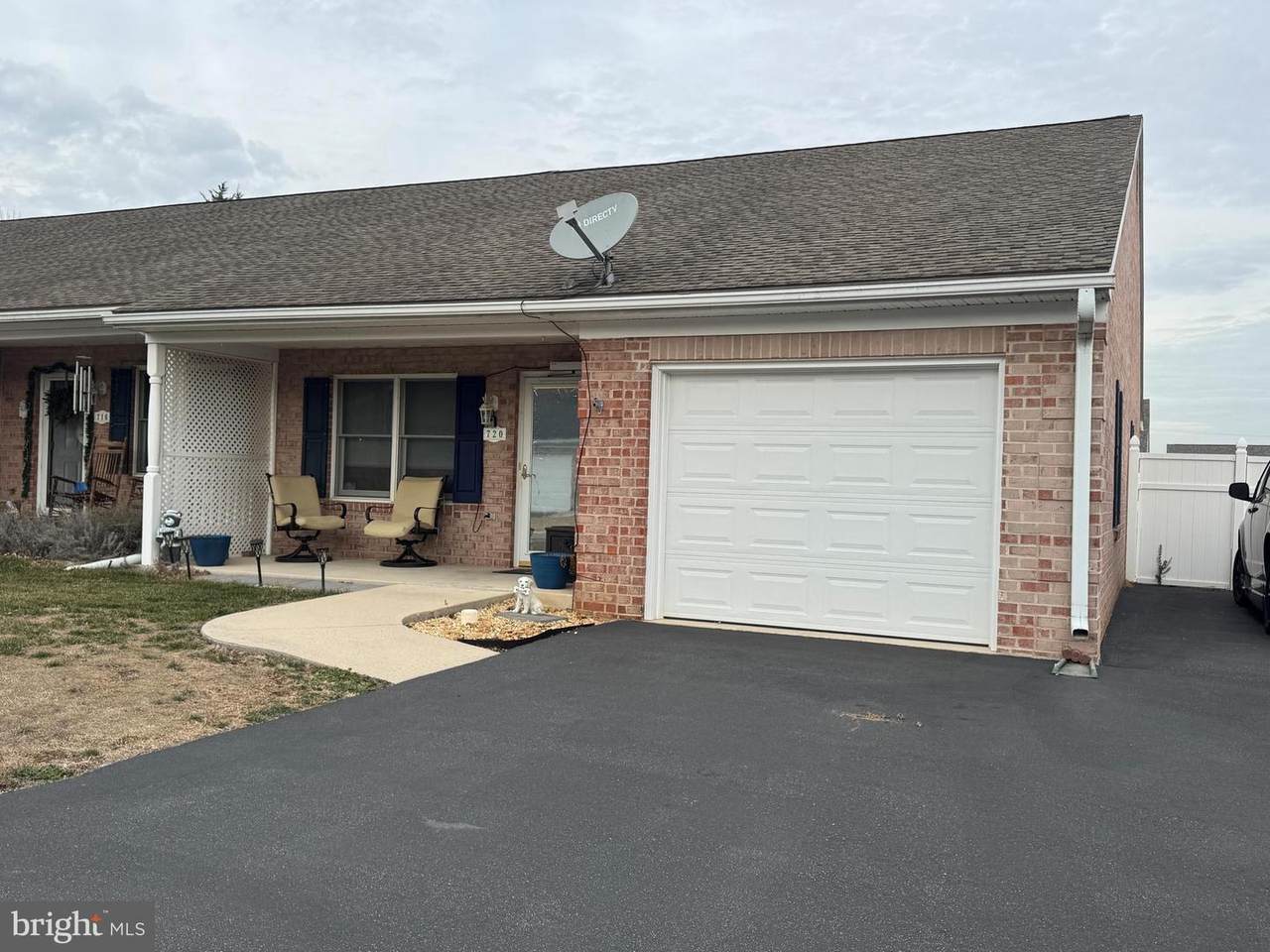 720 Naples Drive - Photo 1