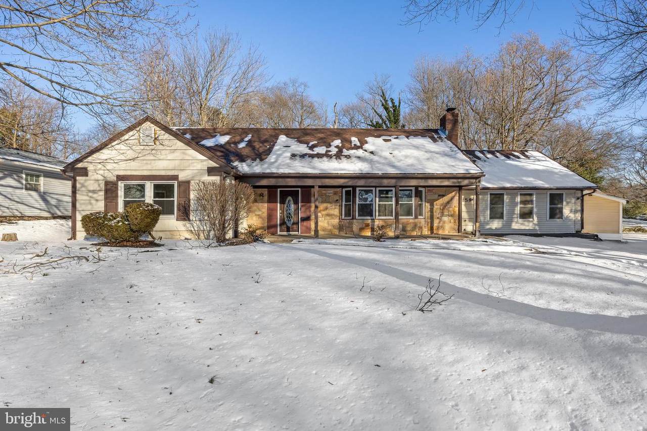 115 Crestview Drive - Photo 1
