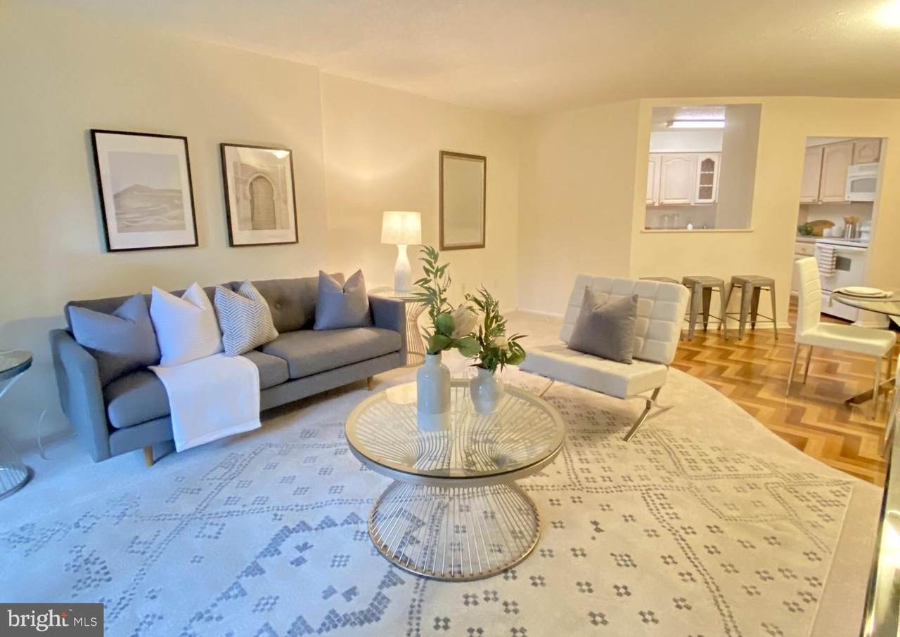 1420 Locust Street - Photo 1