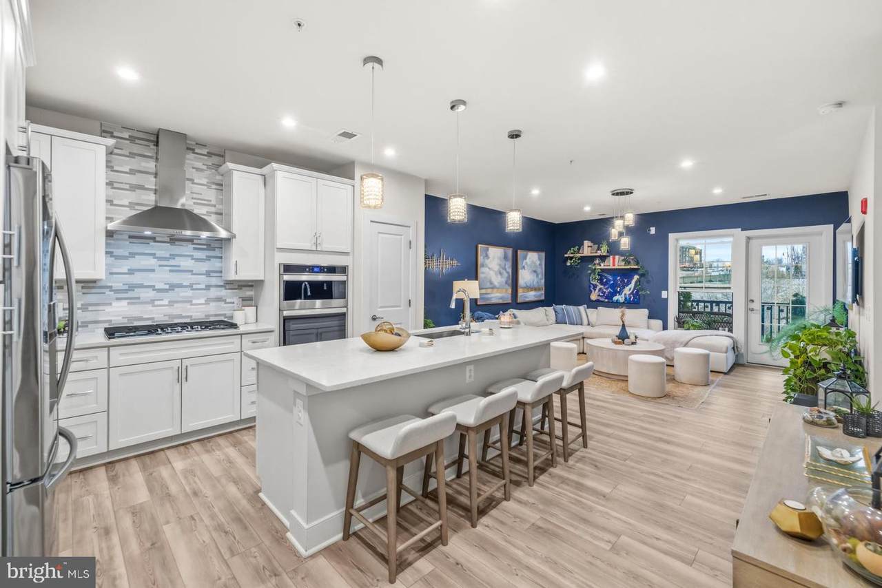 102 Saint Ives Place - Photo 1