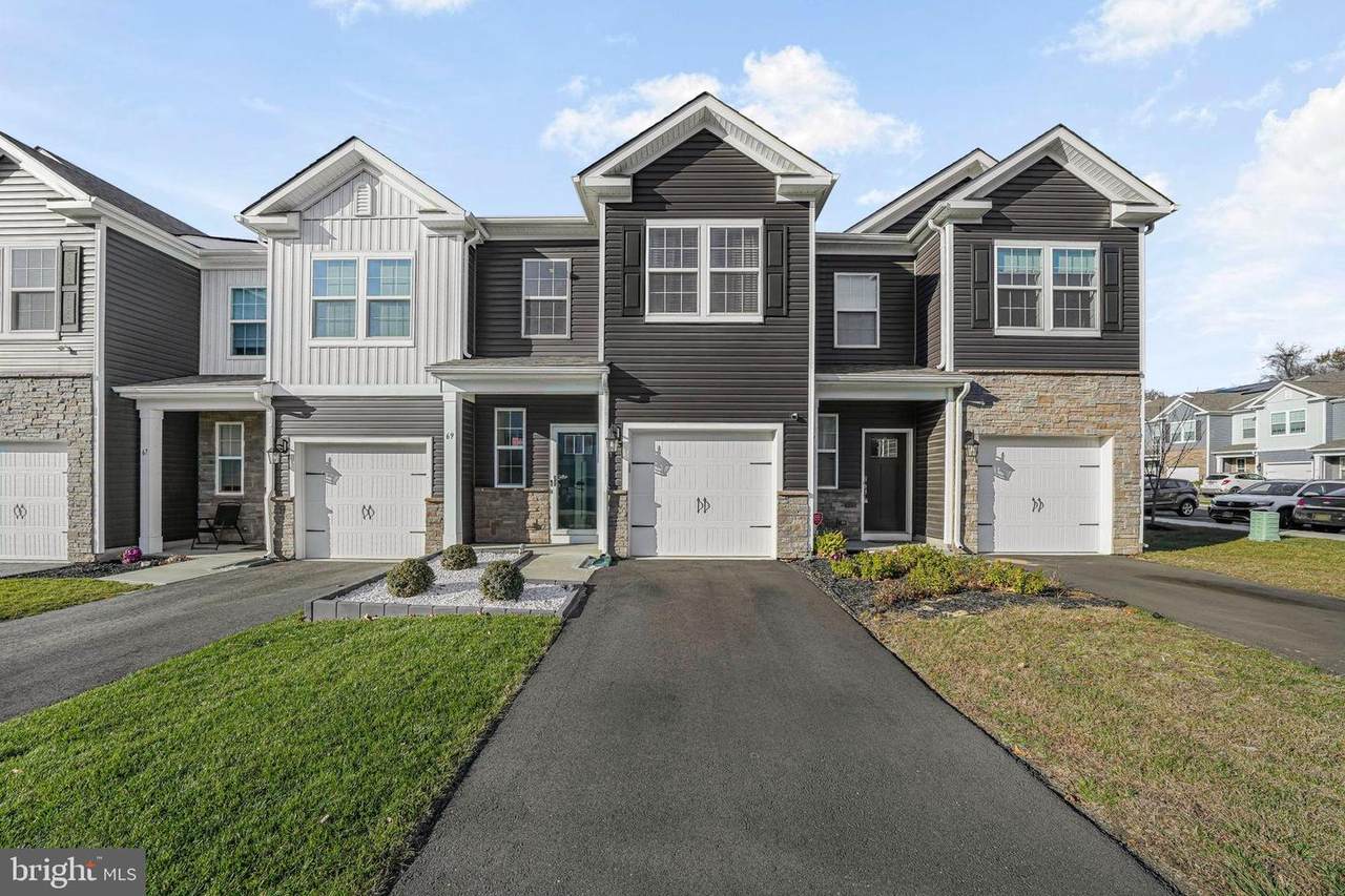 69 Peregrine Way - Photo 1