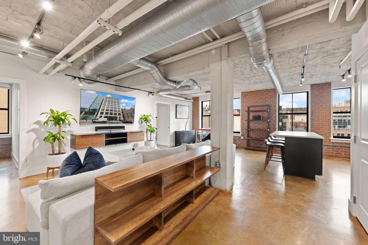 916 G Street - Photo 1