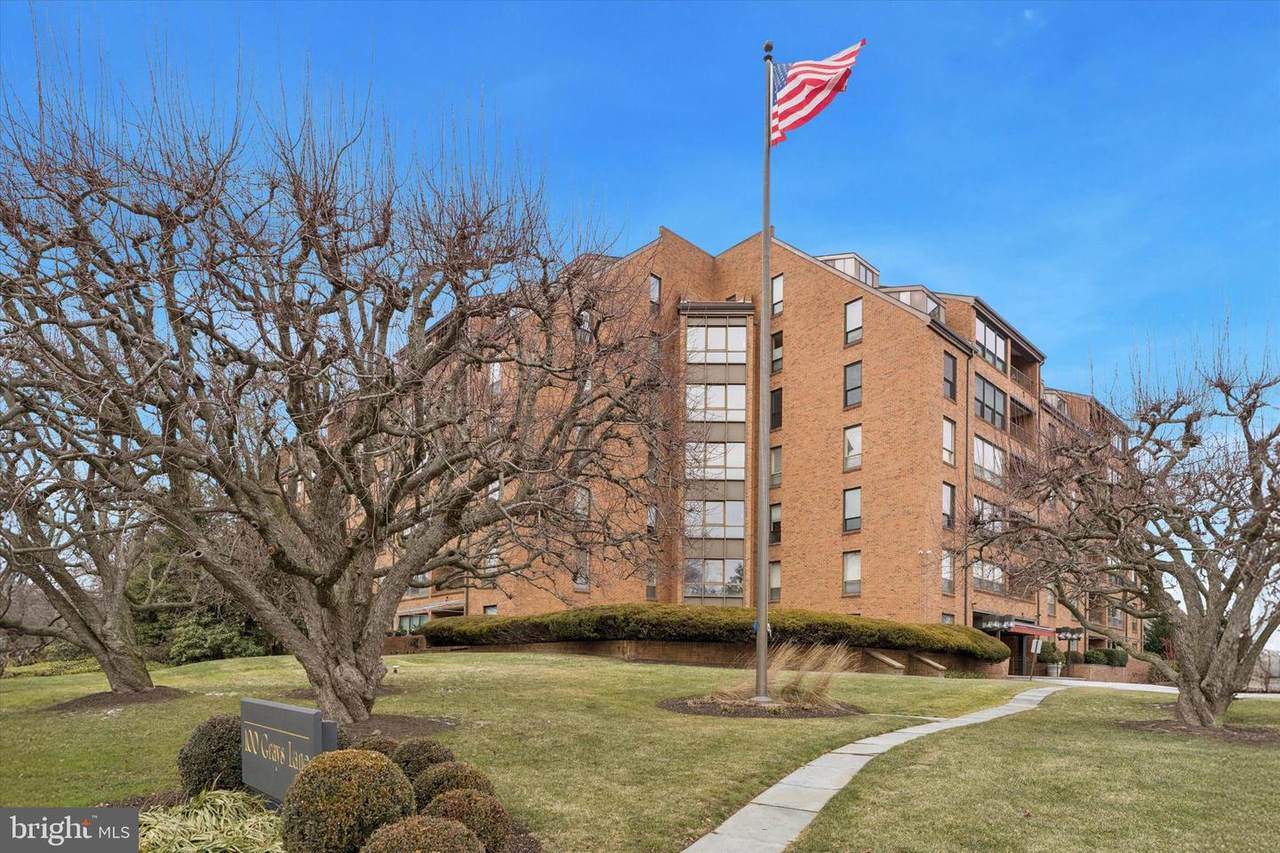 100 Grays Lane - Photo 1