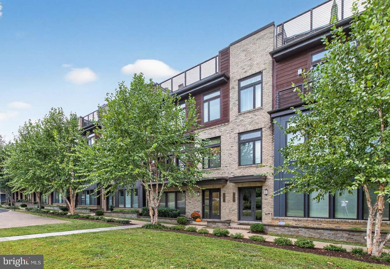 432 Barlow Place - Photo 1