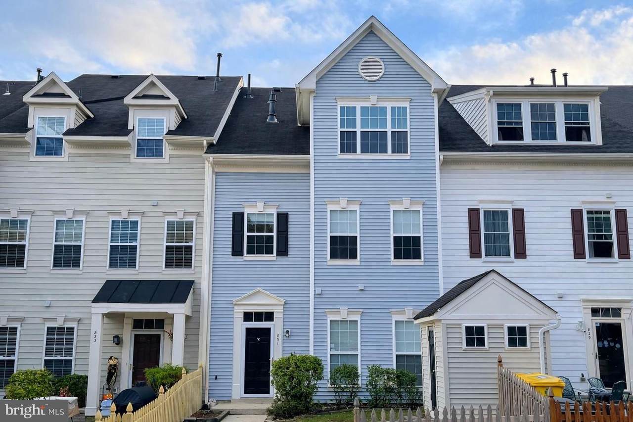 831 Herring Court - Photo 1