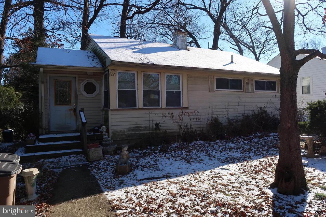 1229 Simmons Drive - Photo 1