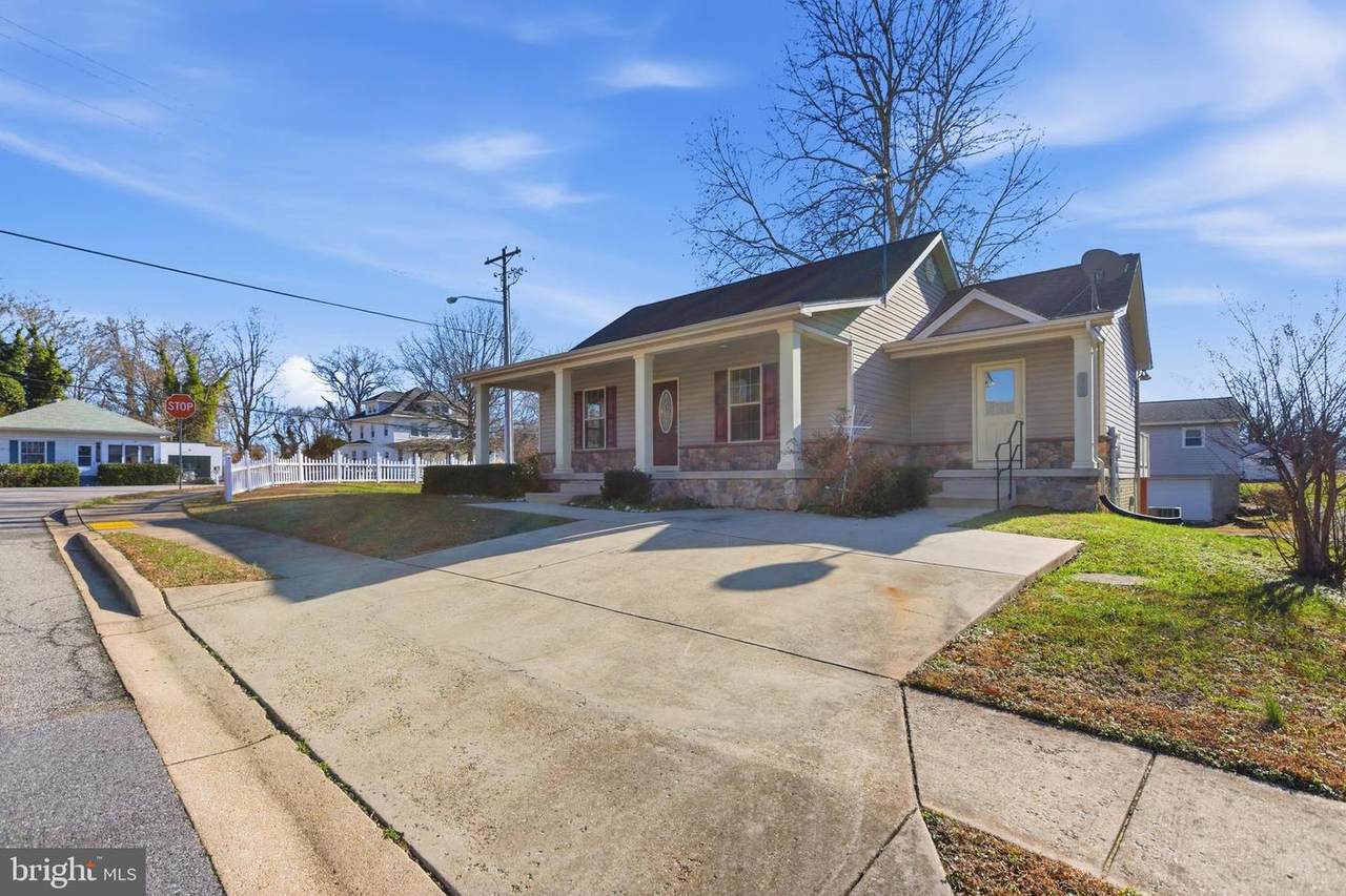 667 Hawk Hill Drive - Photo 1