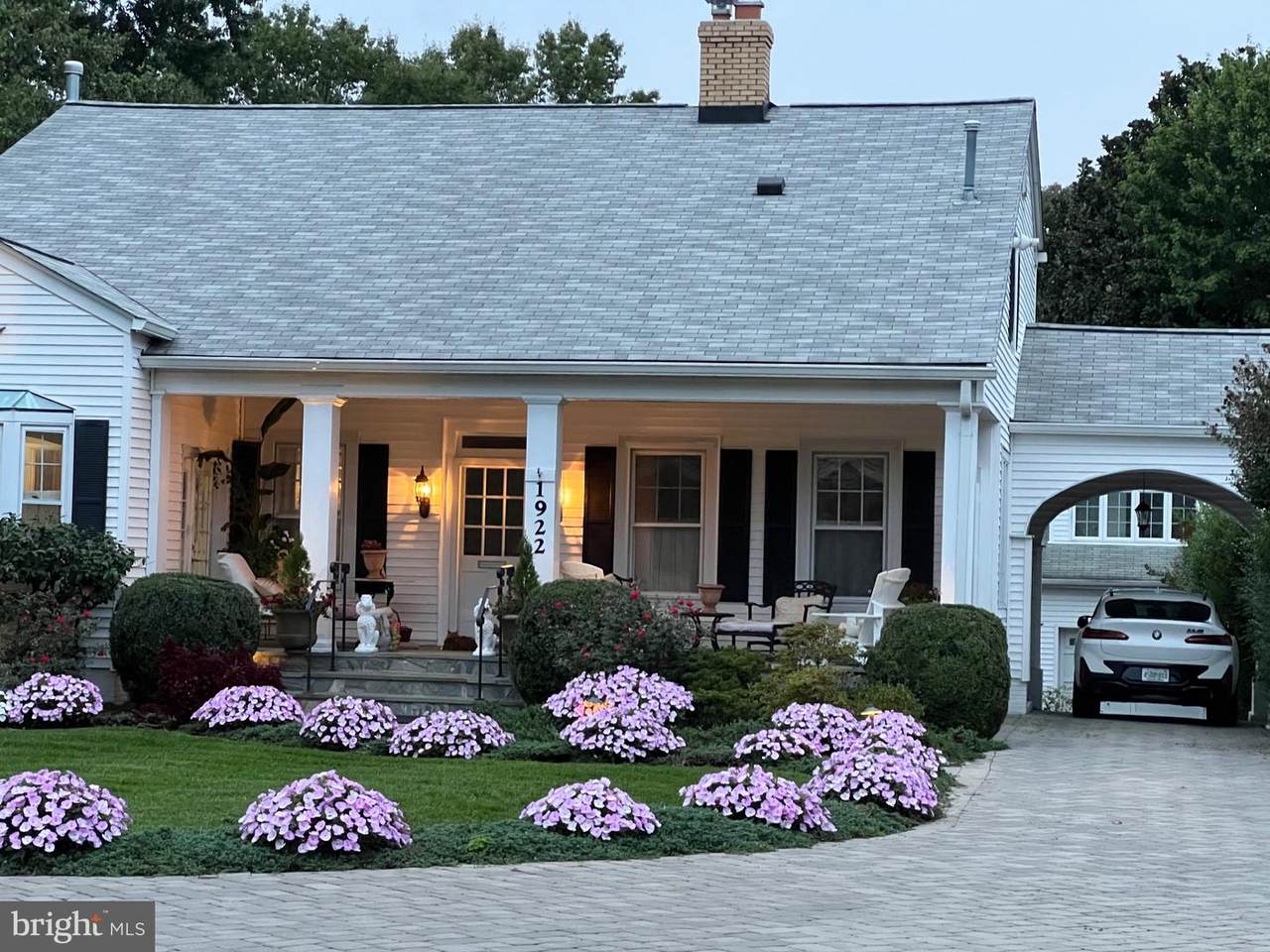 1922 Arlington Ridge Road - Photo 1