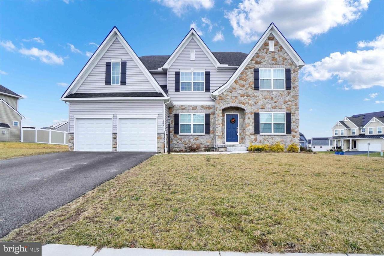 305 Hollyhock Drive - Photo 1