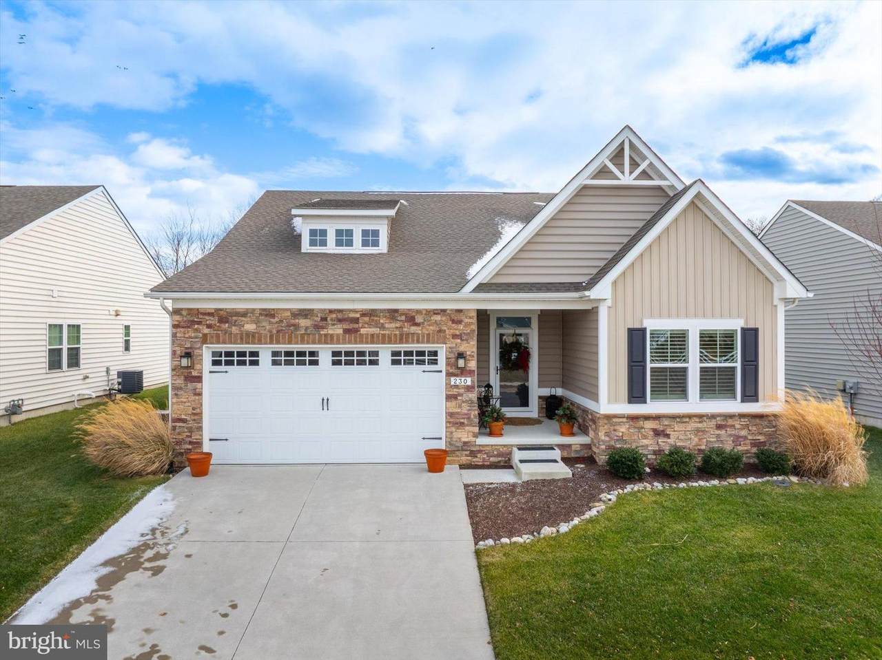 230 Anglesey Drive - Photo 1