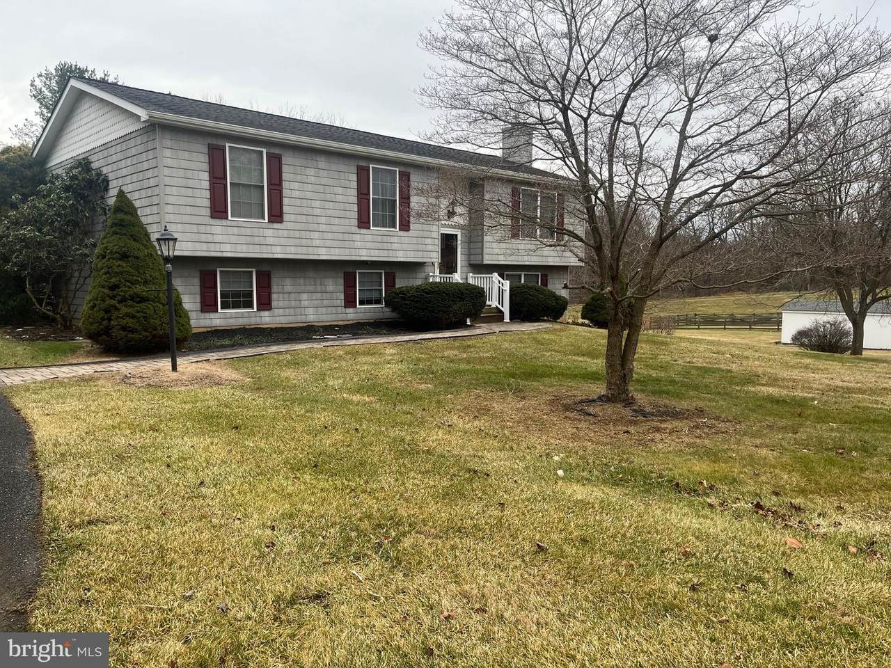 633 Canyon Court - Photo 1