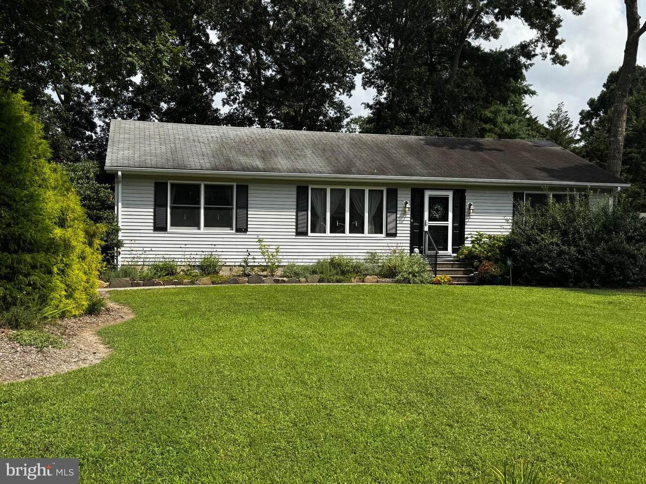 19605 Doe Drive - Photo 1