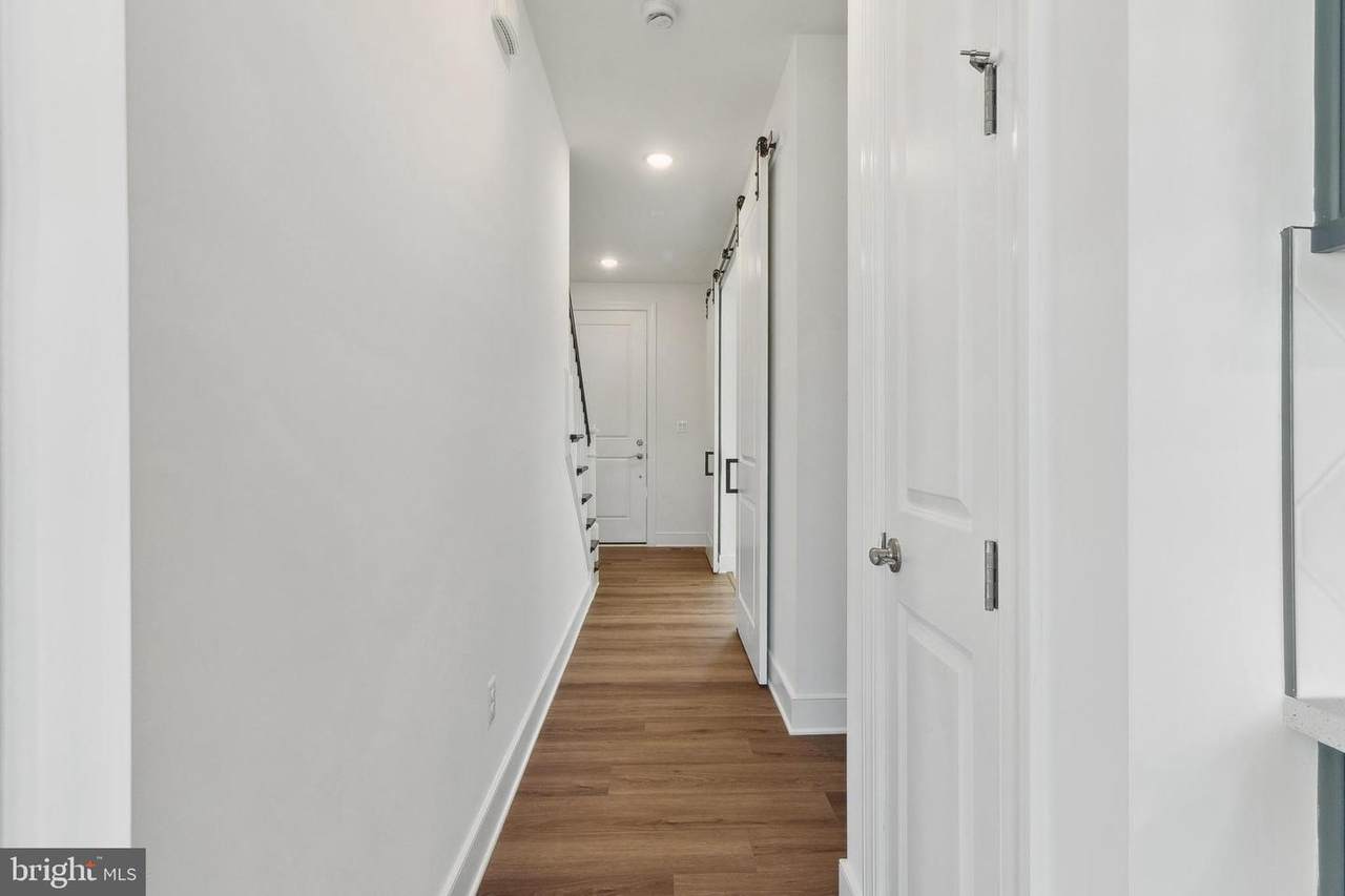 https://bt-photos.global.ssl.fastly.net/brightmls/1280_boomver_1_804437418160-2.jpg