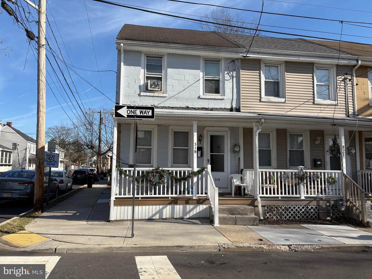 319 Borden Street - Photo 1