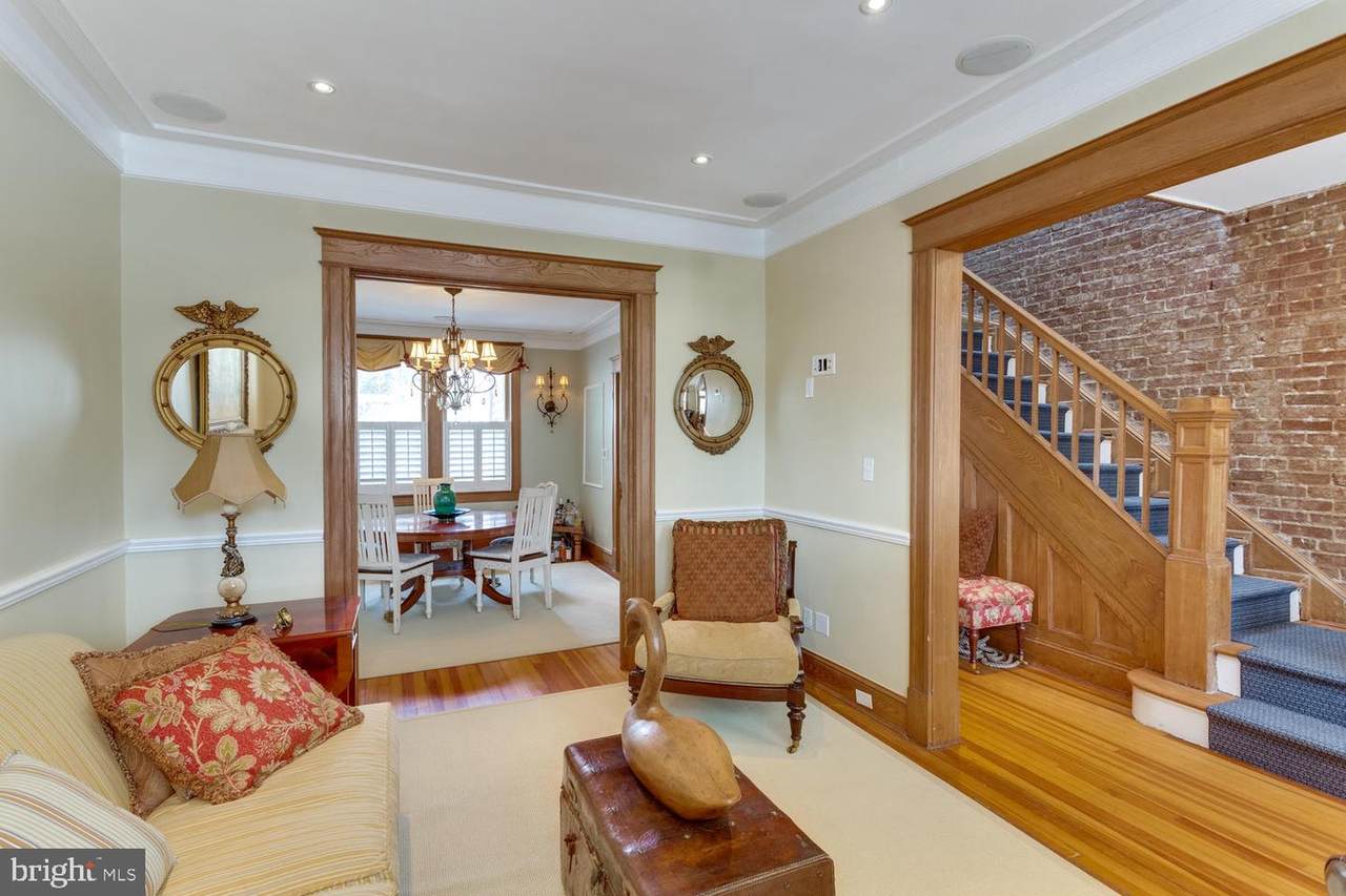 1654 33RD Street - Photo 1
